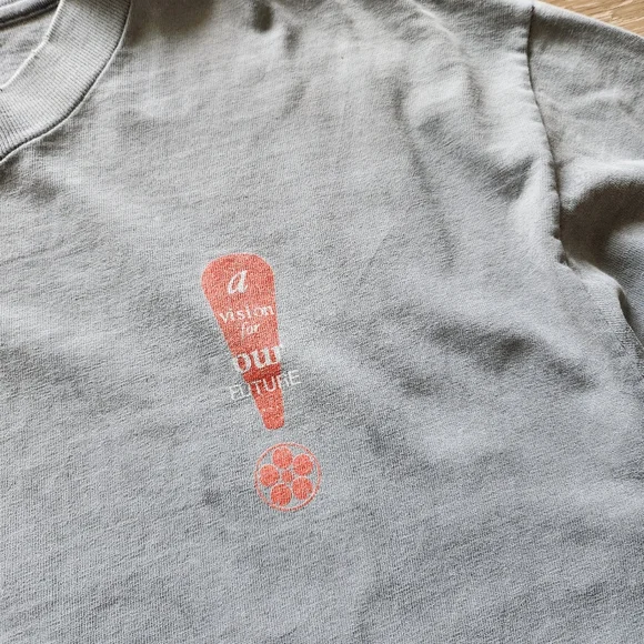 Vintage Gray Graphic Tee - Picture 5 of 7